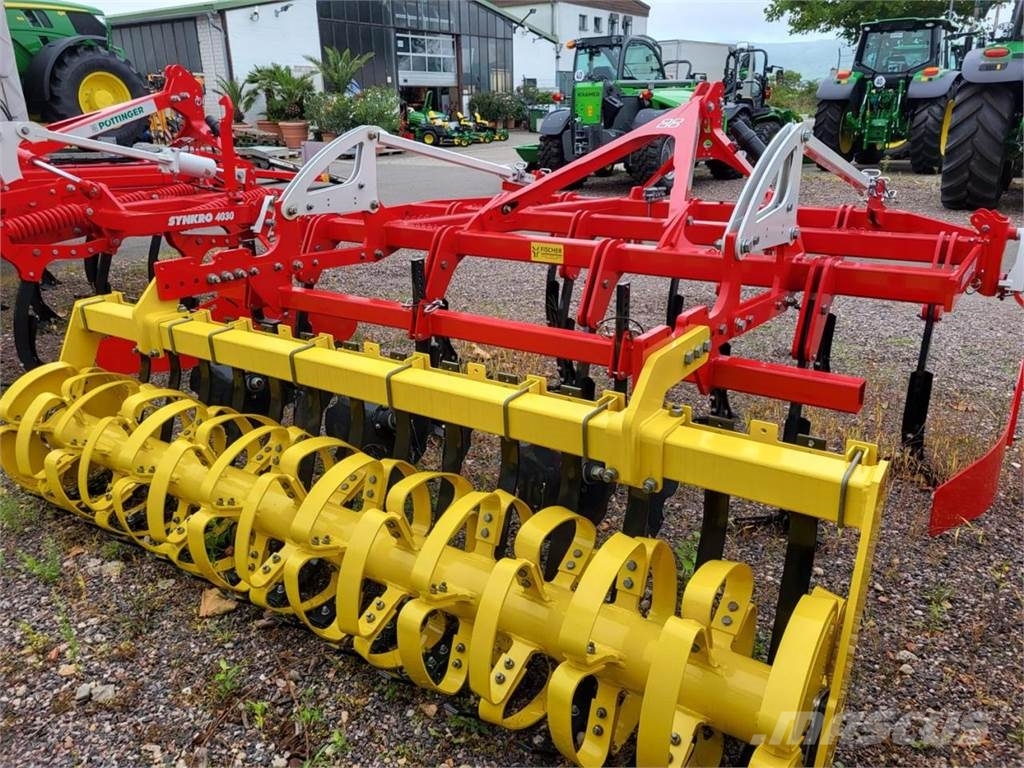 Pöttinger SYNKRO 3030 中耕管理機
