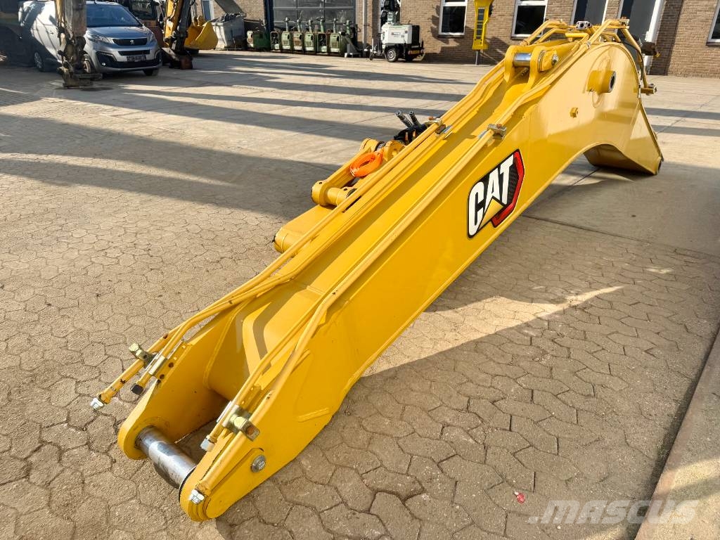 CAT 323 BOOM + STICK (BRAND NEW / Hammer Lines) جرافات عكسية