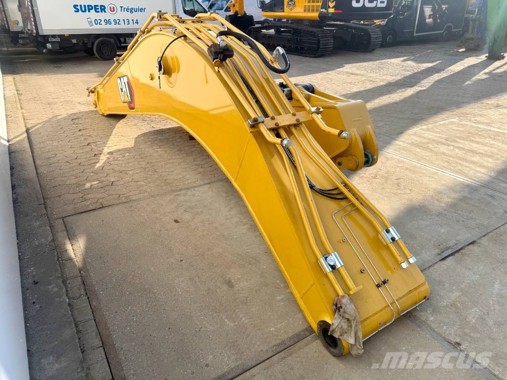 CAT 323 BOOM + STICK (BRAND NEW / Hammer Lines) جرافات عكسية