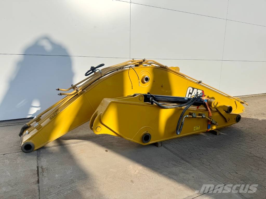 CAT 323 BOOM + STICK (BRAND NEW / Hammer Lines) جرافات عكسية