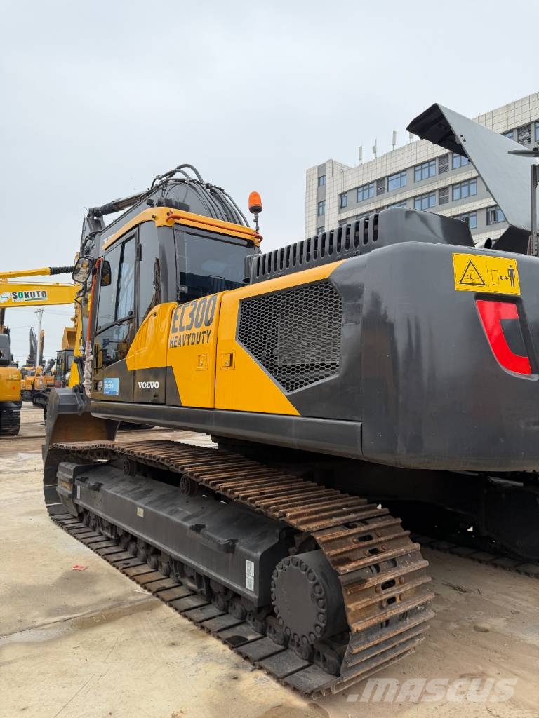 Volvo EC 300 D  3000 units excavators in stock 大型油圧ショベル12t以上（パワーショベル・ユンボ）
