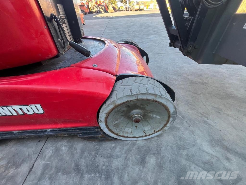 Manitou 100VJR Evolution 견인식 전동이동 리프트