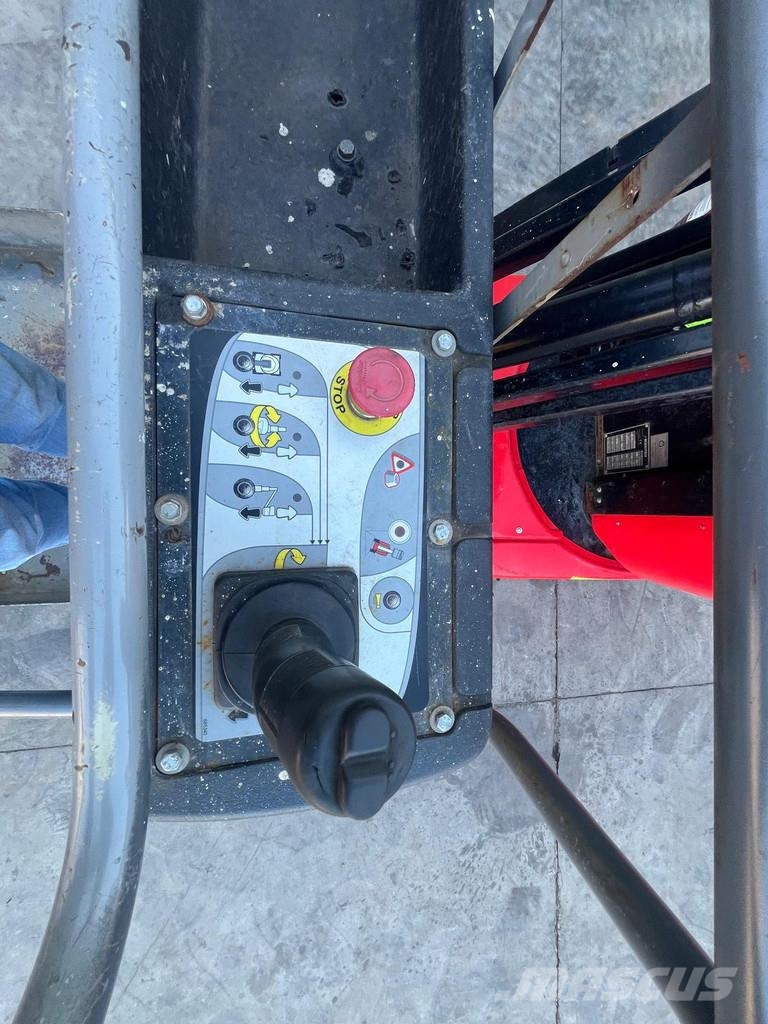 Manitou 100VJR Evolution 견인식 전동이동 리프트
