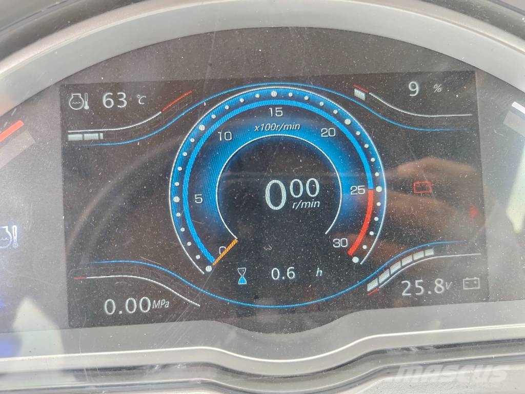 CAT 420 F 反铲装载机
