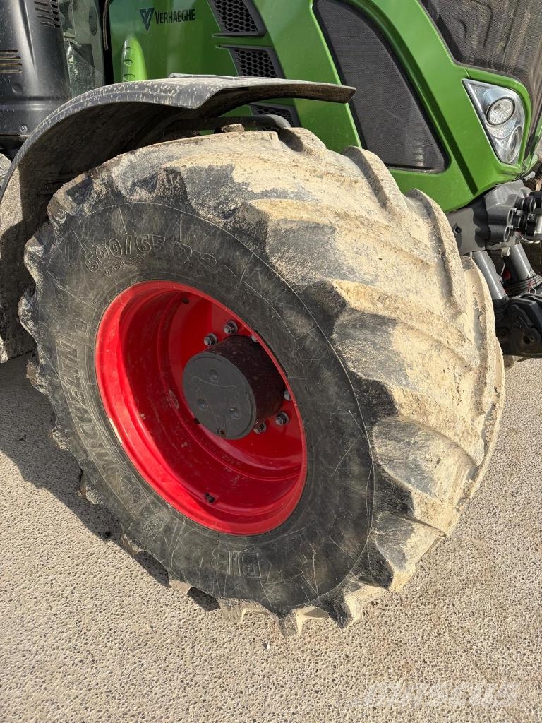 Fendt 724 S4 PROFI + Traktori