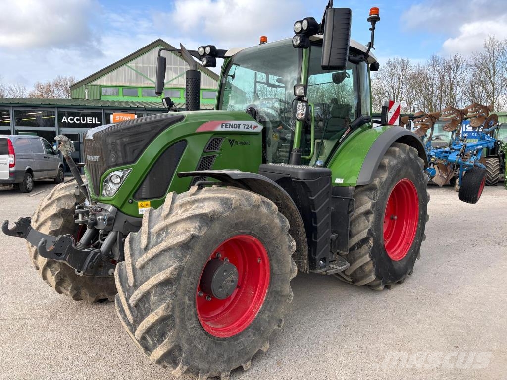 Fendt 724 S4 PROFI + Traktoren