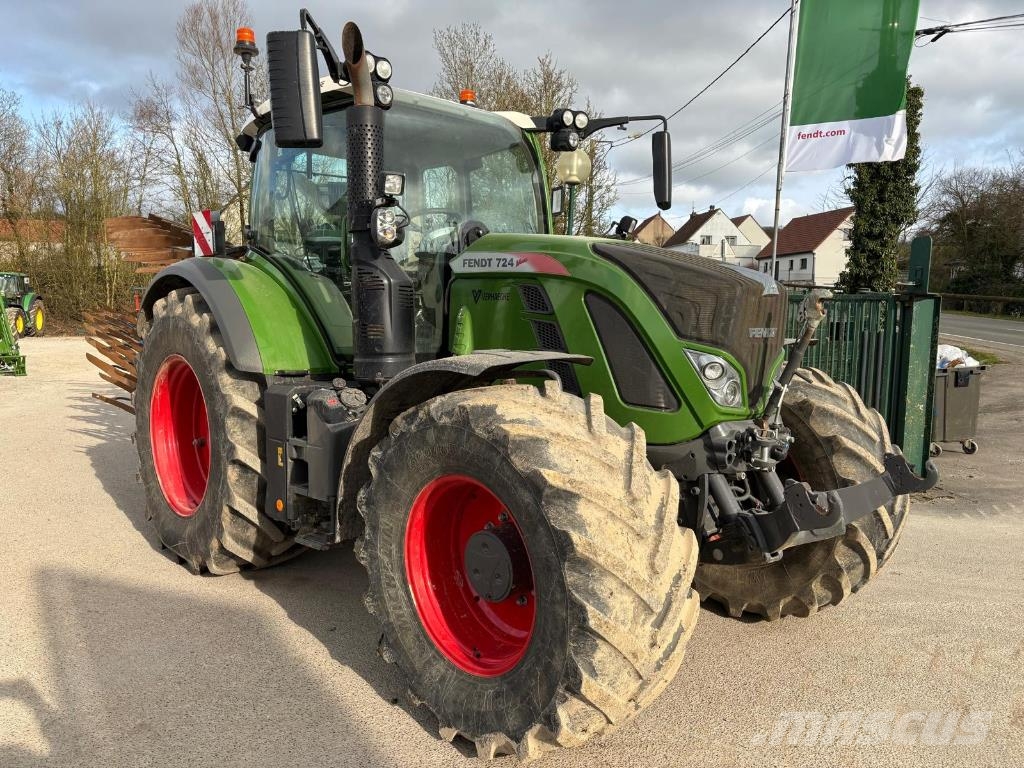 Fendt 724 S4 PROFI + Трактори