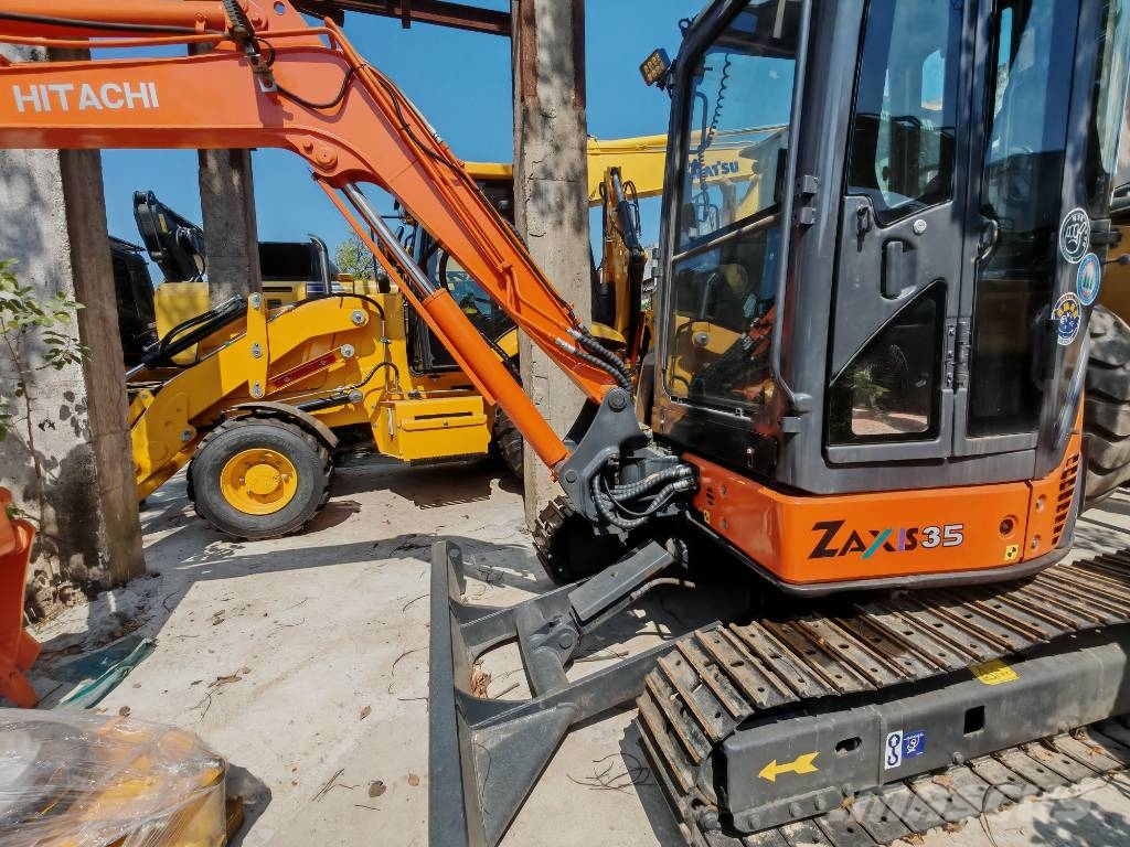 Hitachi ZX 35 Mini kotrók < 7t
