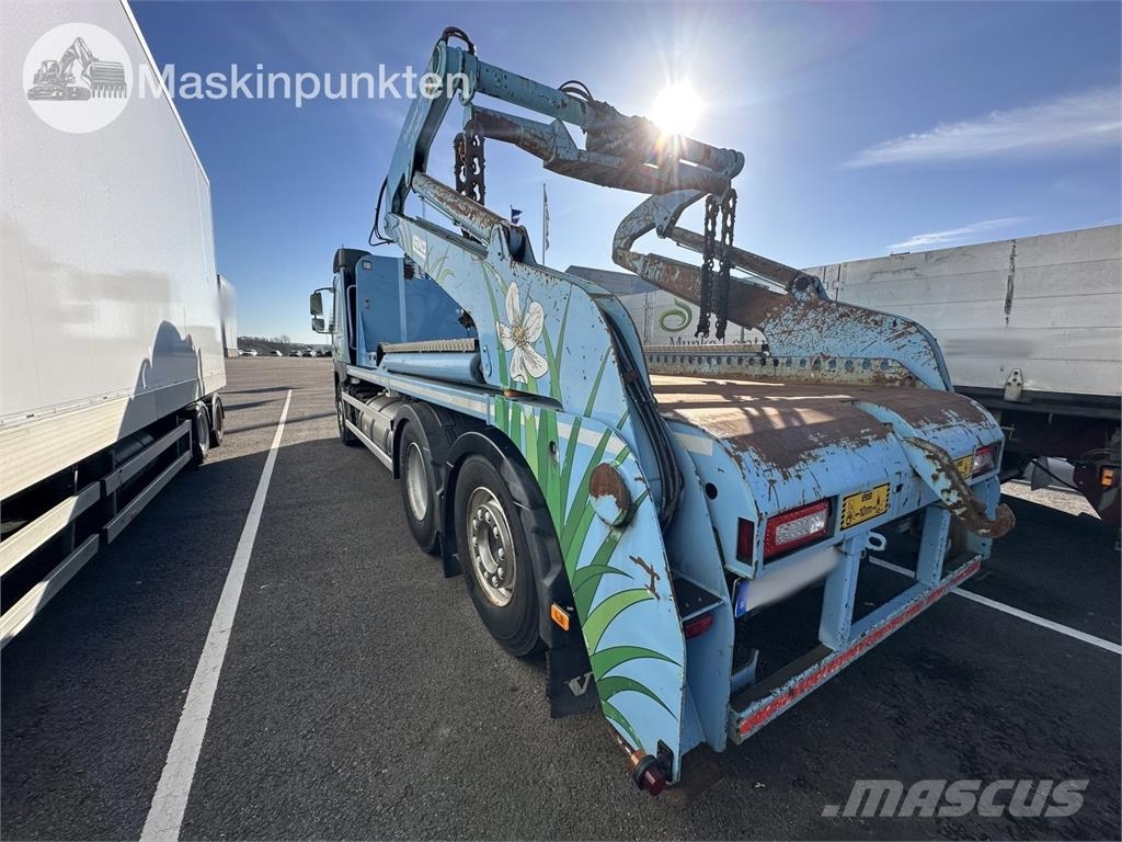 Volvo FM 6*2 Skip loader