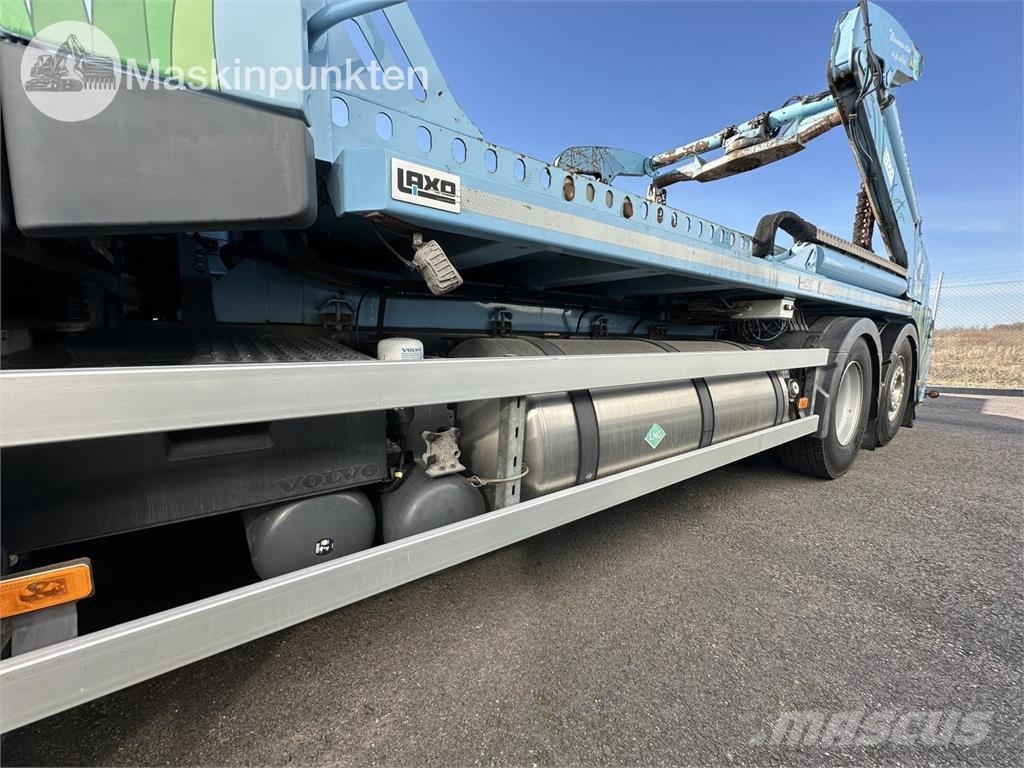 Volvo FM 6*2 Skip loader
