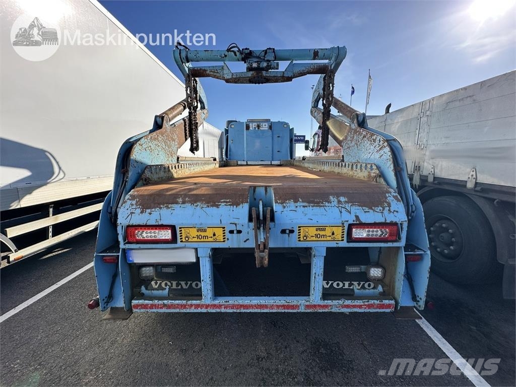 Volvo FM 6*2 Skip loader