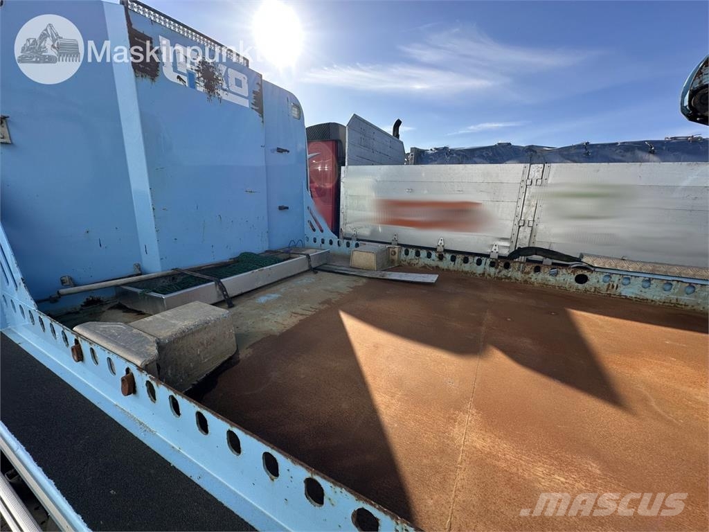 Volvo FM 6*2 Skip loader