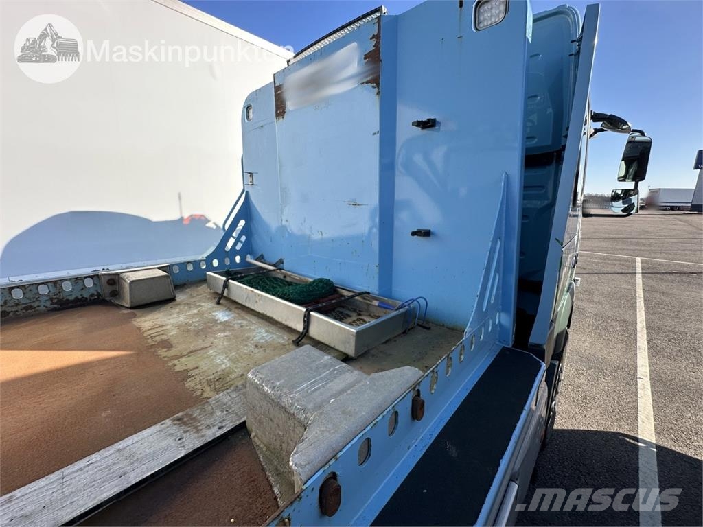 Volvo FM 6*2 Skip loader