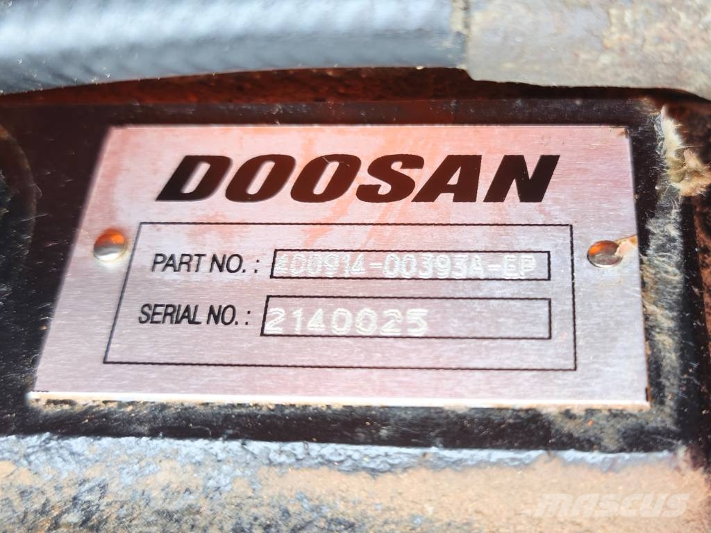 Doosan DX 300 LC Rupsgraafmachines