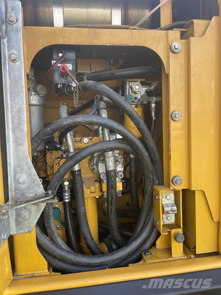 CAT 320 ROTOTILT Gravemaskiner på larvebånd
