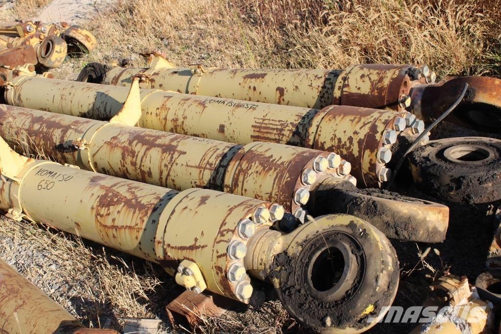 Komatsu 650 Hydraulic Cylinder (Μπουκάλα) Hidravlika