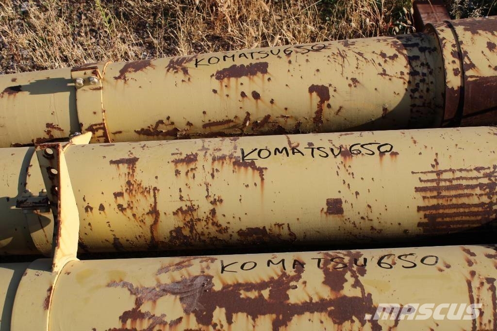 Komatsu 650 Hydraulic Cylinder (Μπουκάλα) Hidravlika