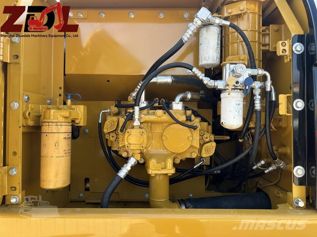 CAT 323 Kāpurķēžu ekskavatori