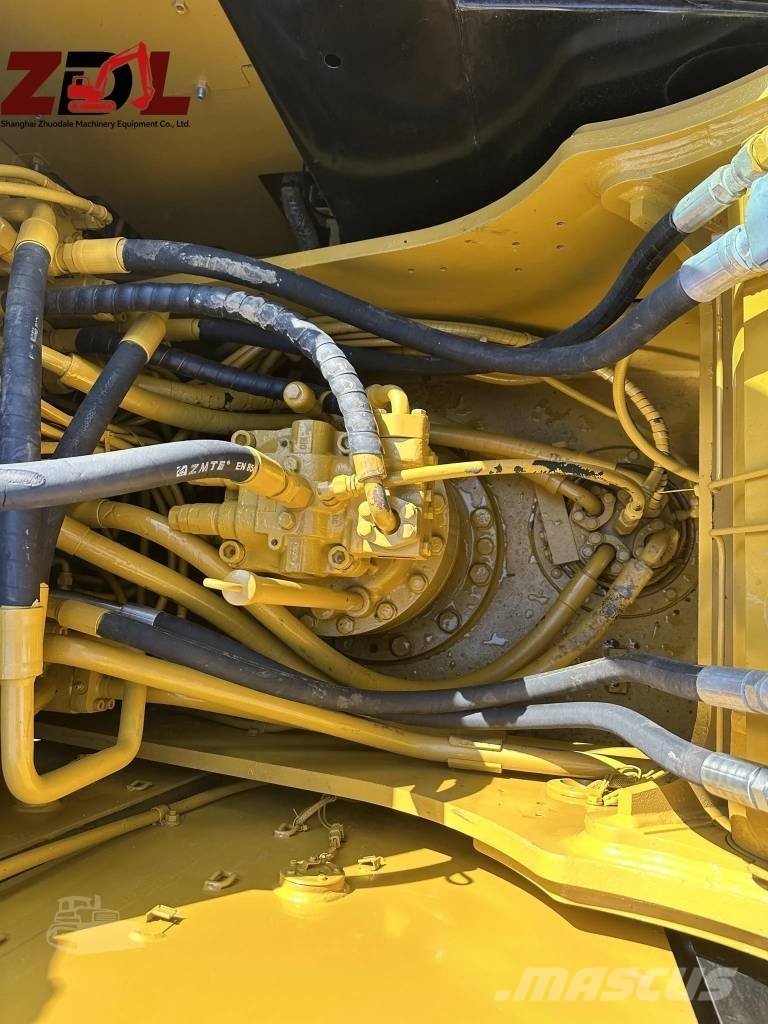 CAT 323 Kāpurķēžu ekskavatori