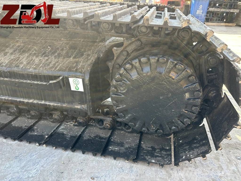 CAT 323 Kāpurķēžu ekskavatori