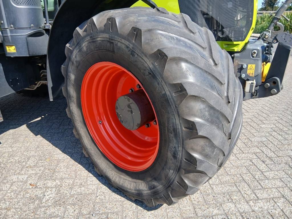 CLAAS Arion 660 CMATIC CEBIS الجرارات
