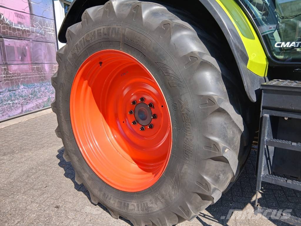 CLAAS Arion 660 CMATIC CEBIS الجرارات
