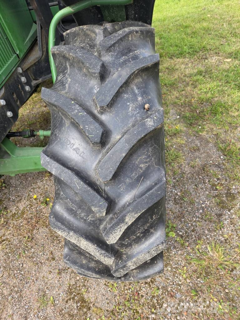 John Deere 6200 الجرارات