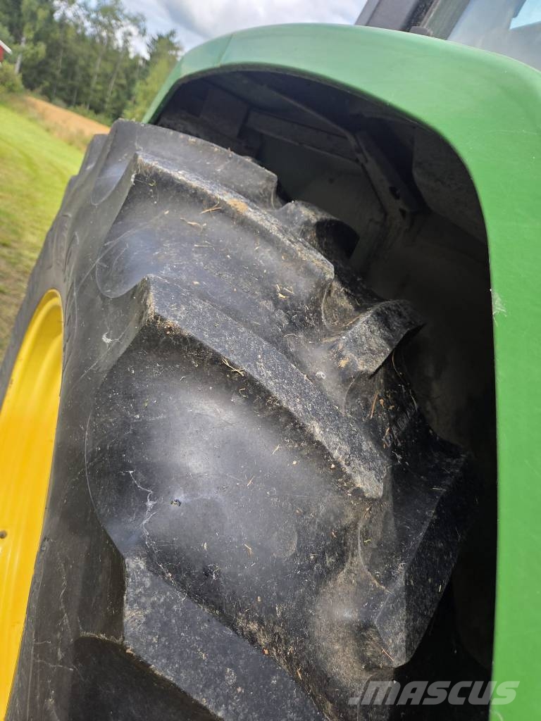 John Deere 6200 الجرارات