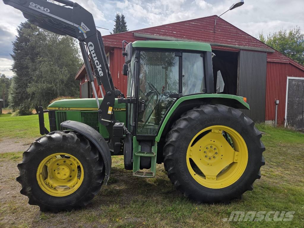 John Deere 6200 الجرارات