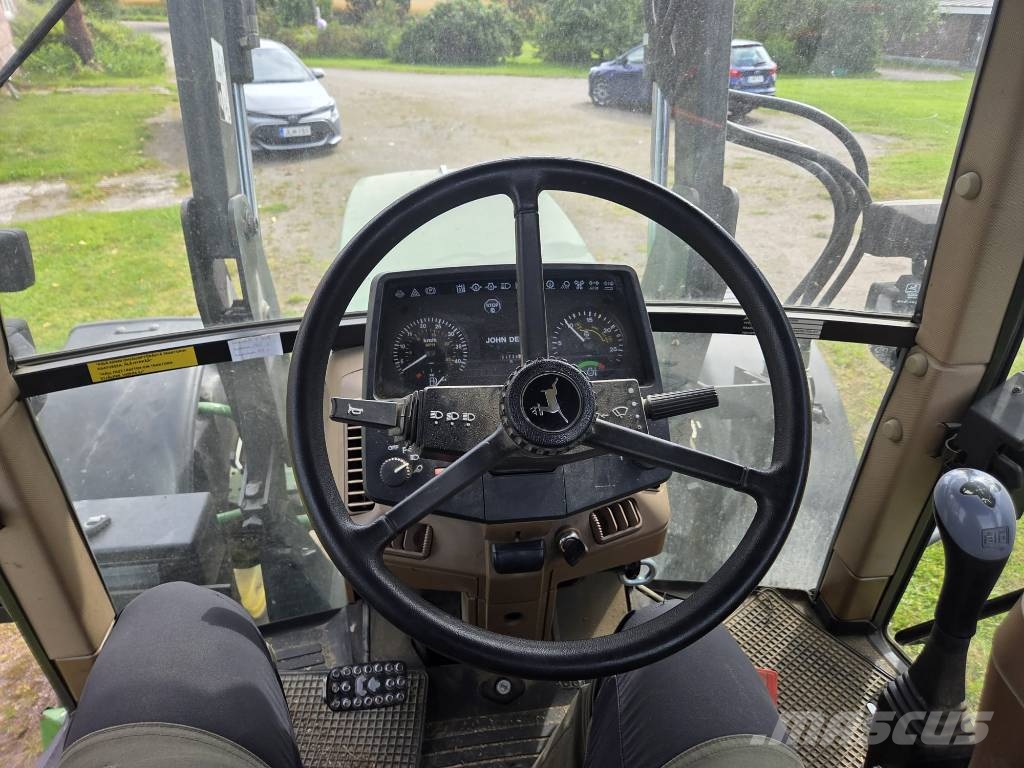 John Deere 6200 الجرارات