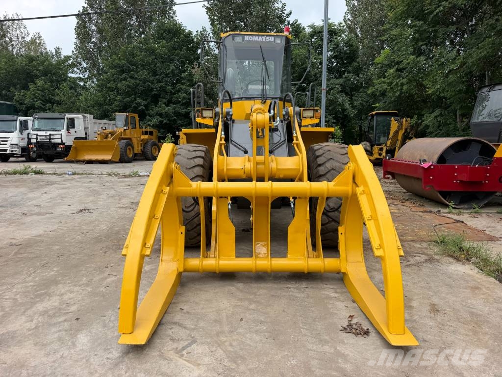 Komatsu WA 320  휠로우더