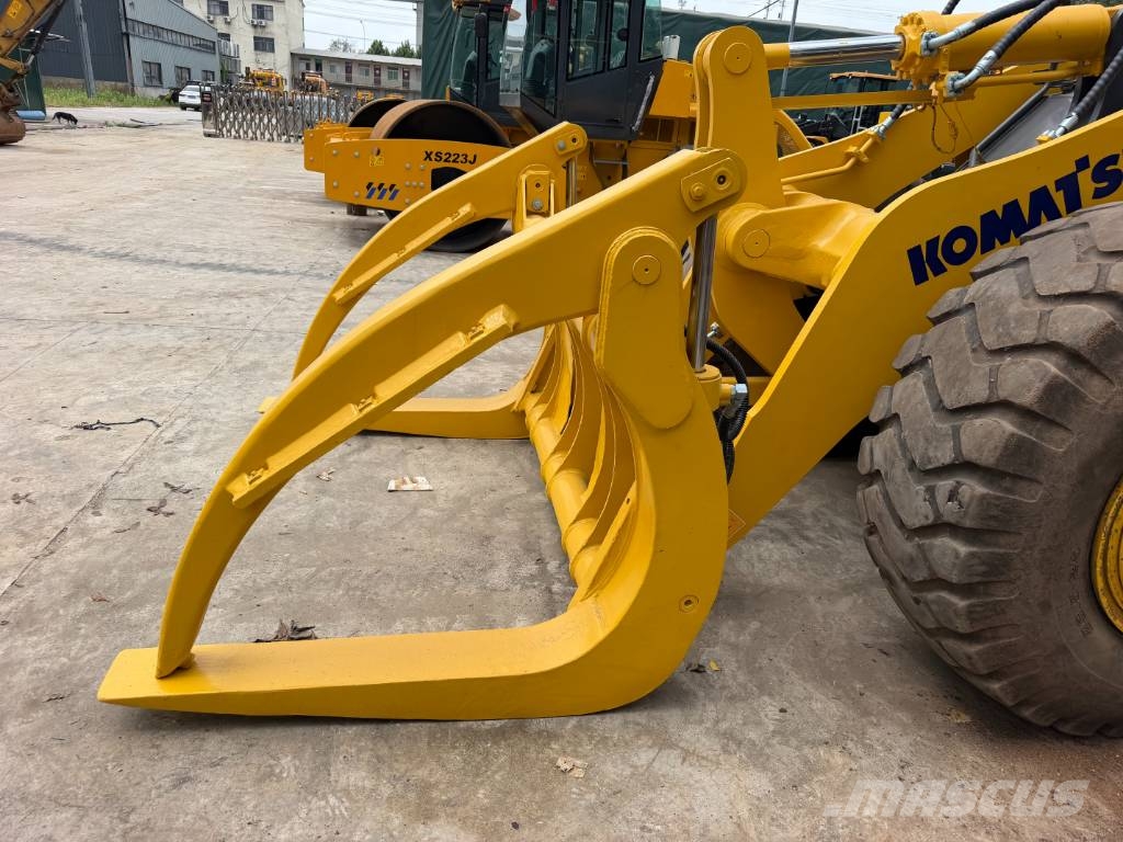 Komatsu WA 320  휠로우더