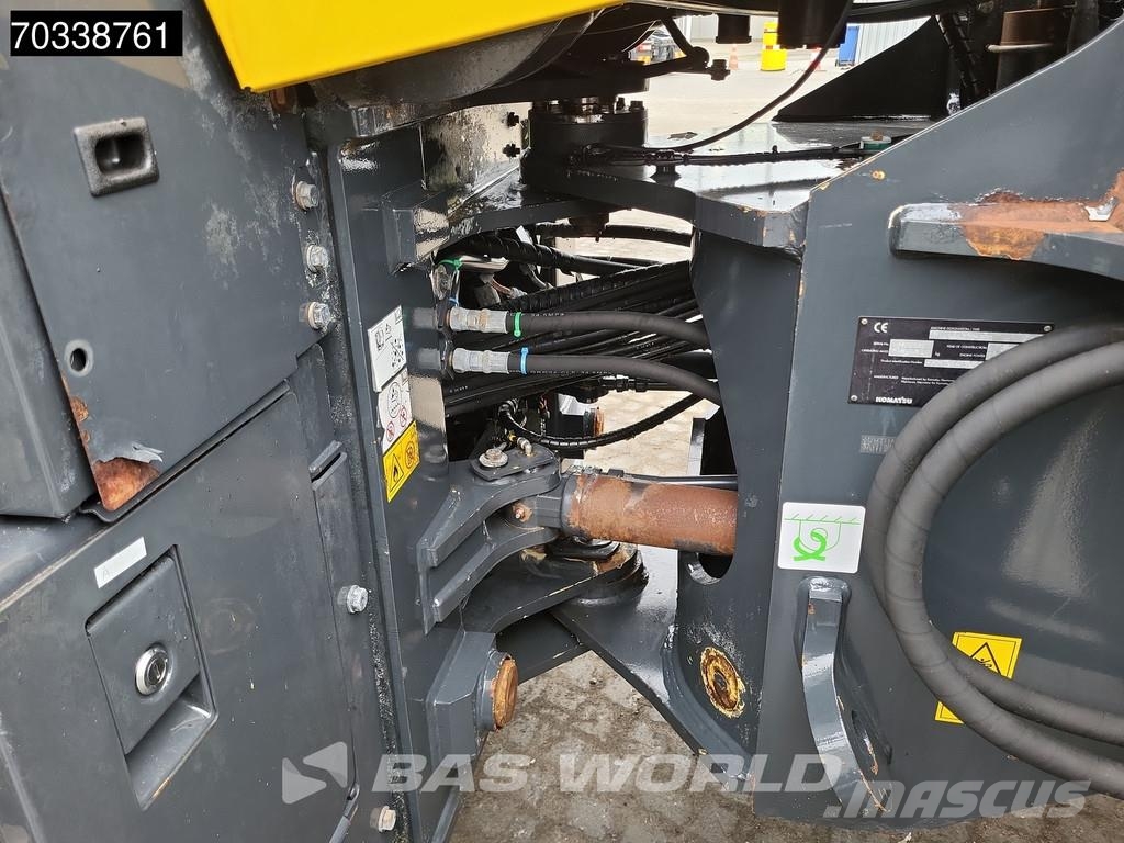 Komatsu WA270 -8E0 Quick Coupler Radlader
