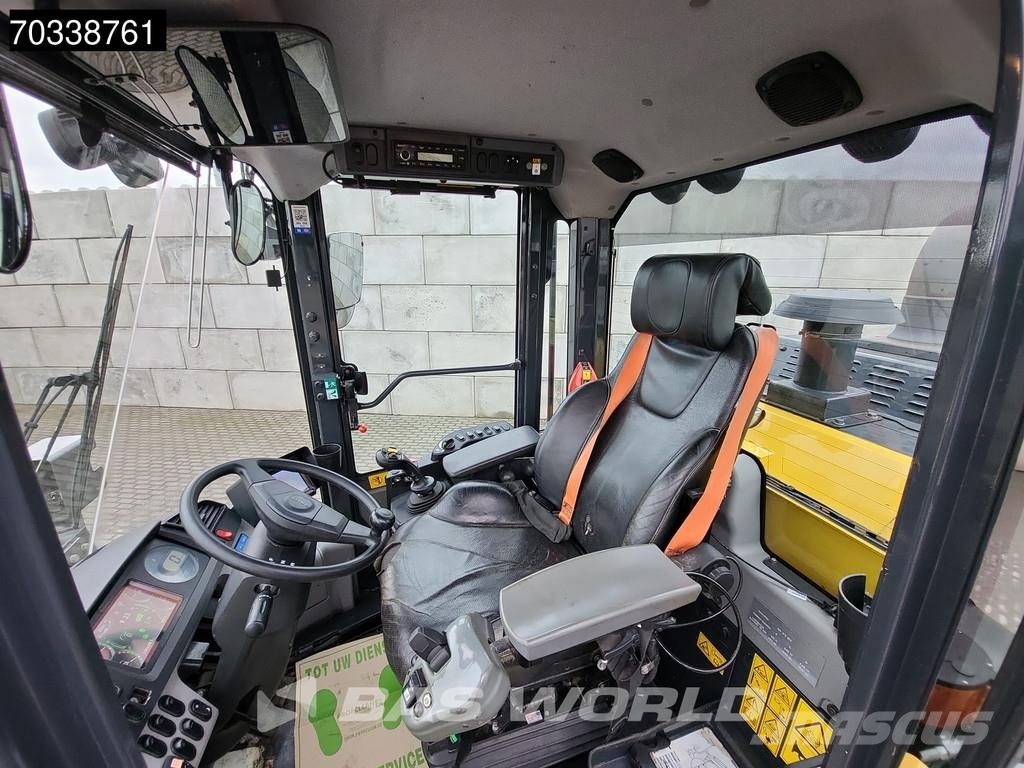 Komatsu WA270 -8E0 Quick Coupler Radlader