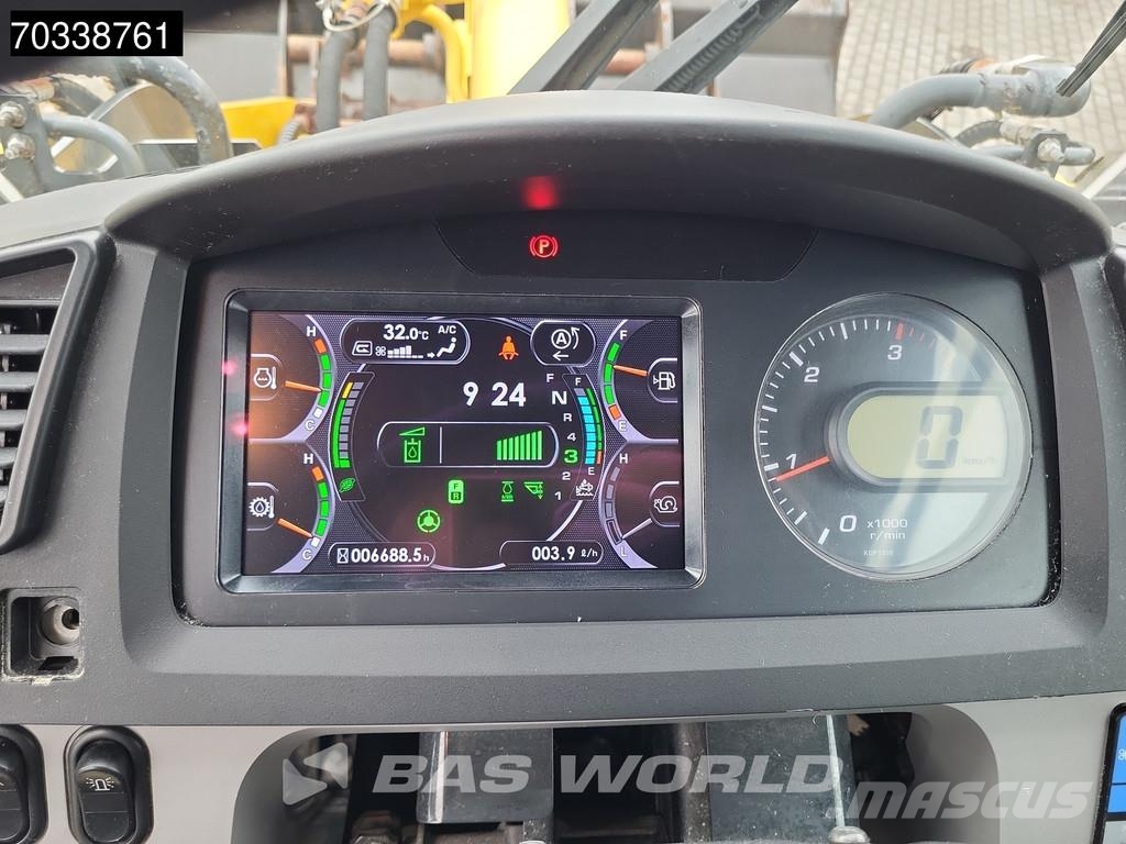 Komatsu WA270 -8E0 Quick Coupler Radlader