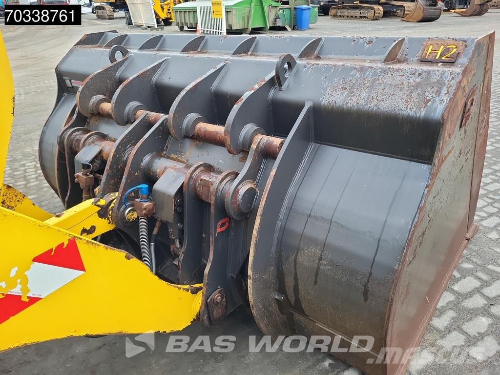 Komatsu WA270 -8E0 Quick Coupler Radlader