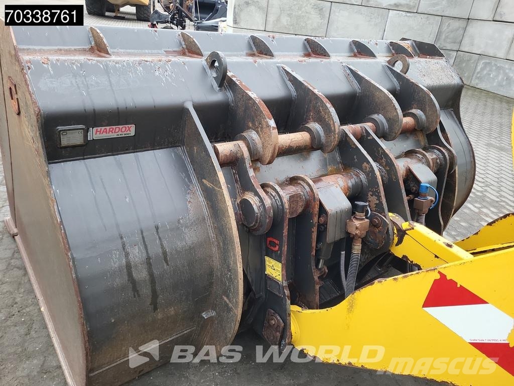 Komatsu WA270 -8E0 Quick Coupler Radlader