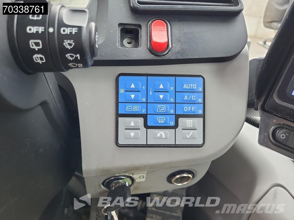 Komatsu WA270 -8E0 Quick Coupler Radlader