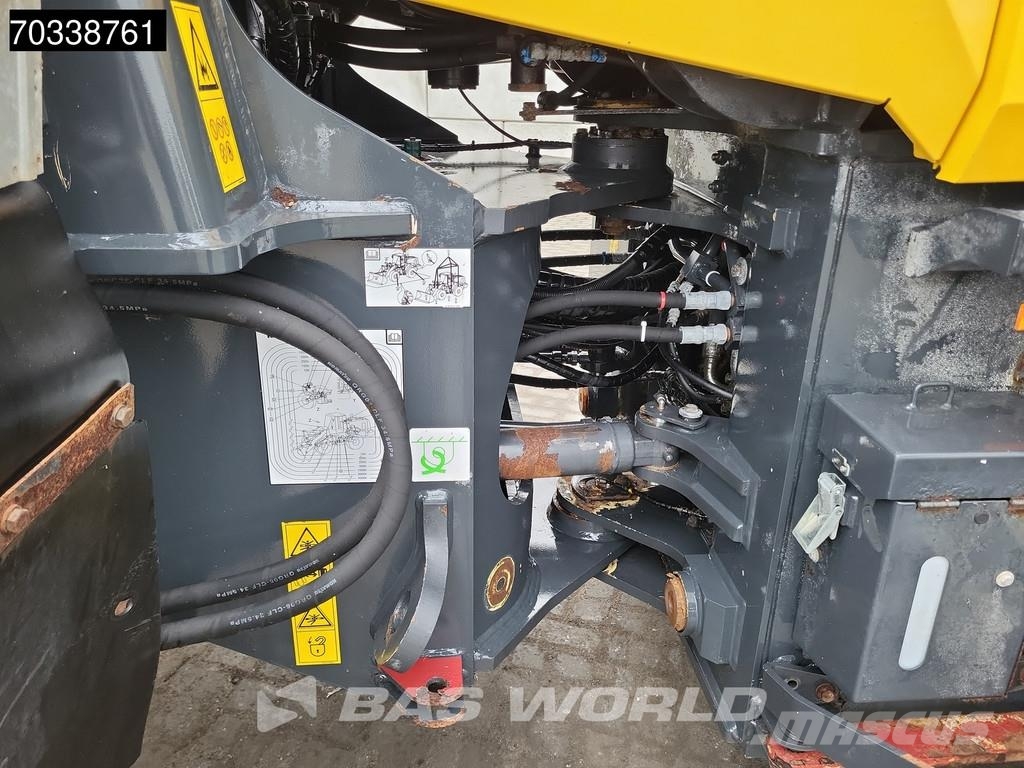 Komatsu WA270 -8E0 Quick Coupler Radlader