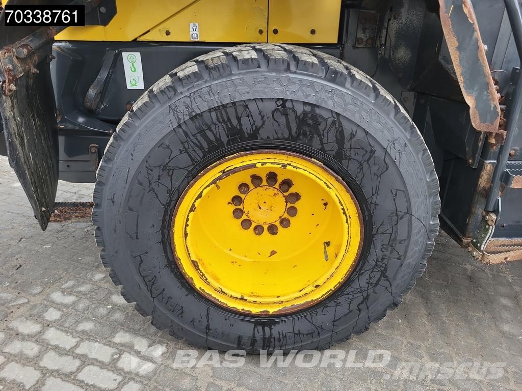 Komatsu WA270 -8E0 Quick Coupler Radlader