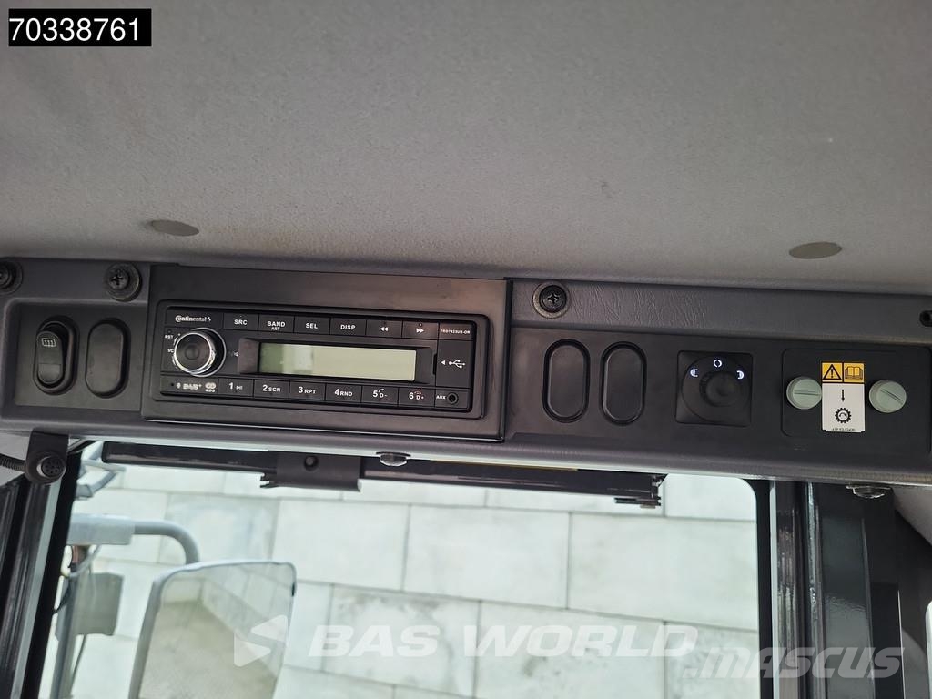 Komatsu WA270 -8E0 Quick Coupler Radlader