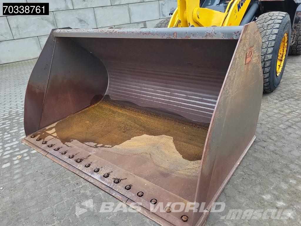 Komatsu WA270 -8E0 Quick Coupler Radlader