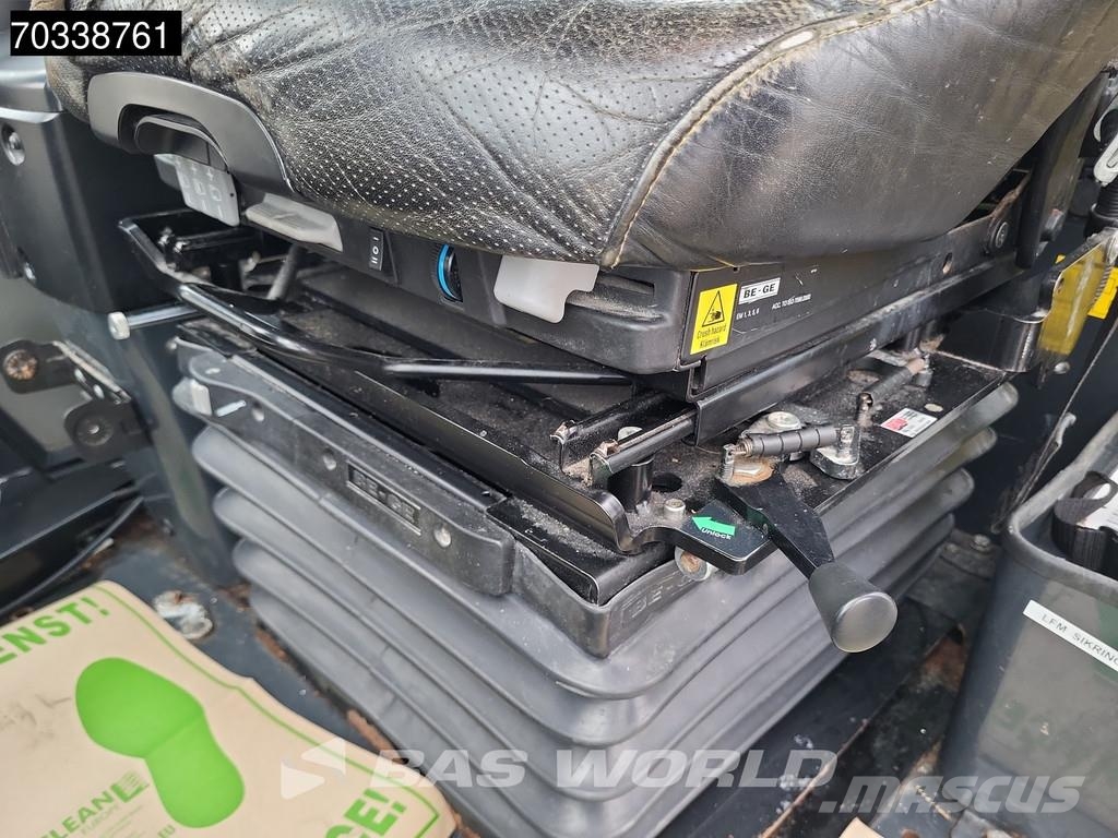 Komatsu WA270 -8E0 Quick Coupler Radlader