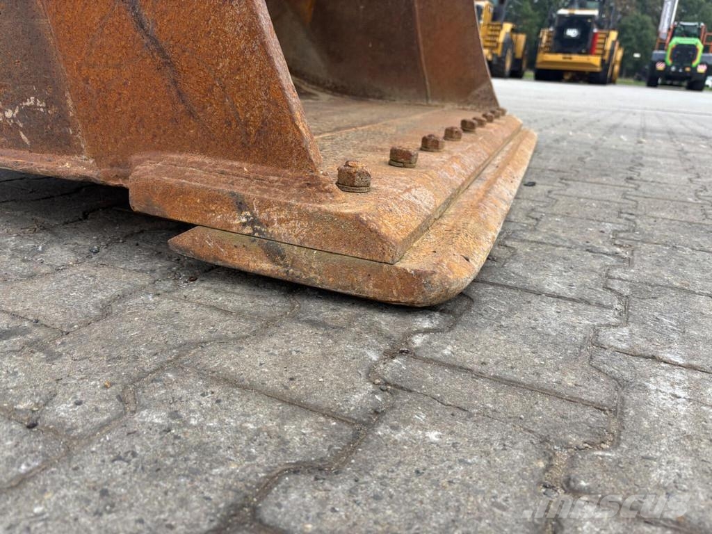 Volvo EC480EL Kāpurķēžu ekskavatori