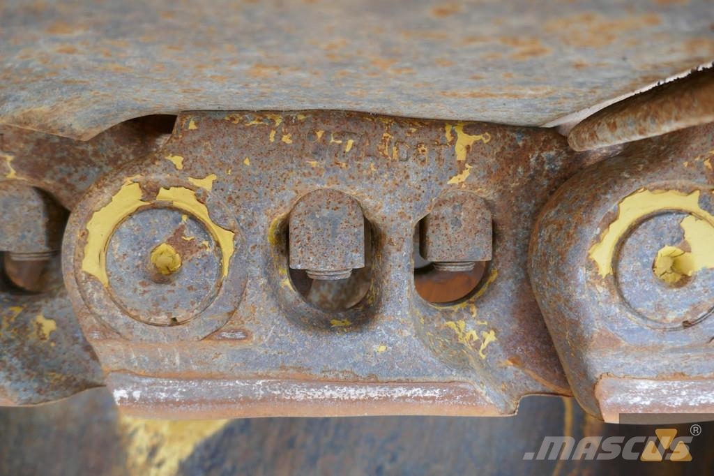CAT D8T بلدوزرات مجنزرة