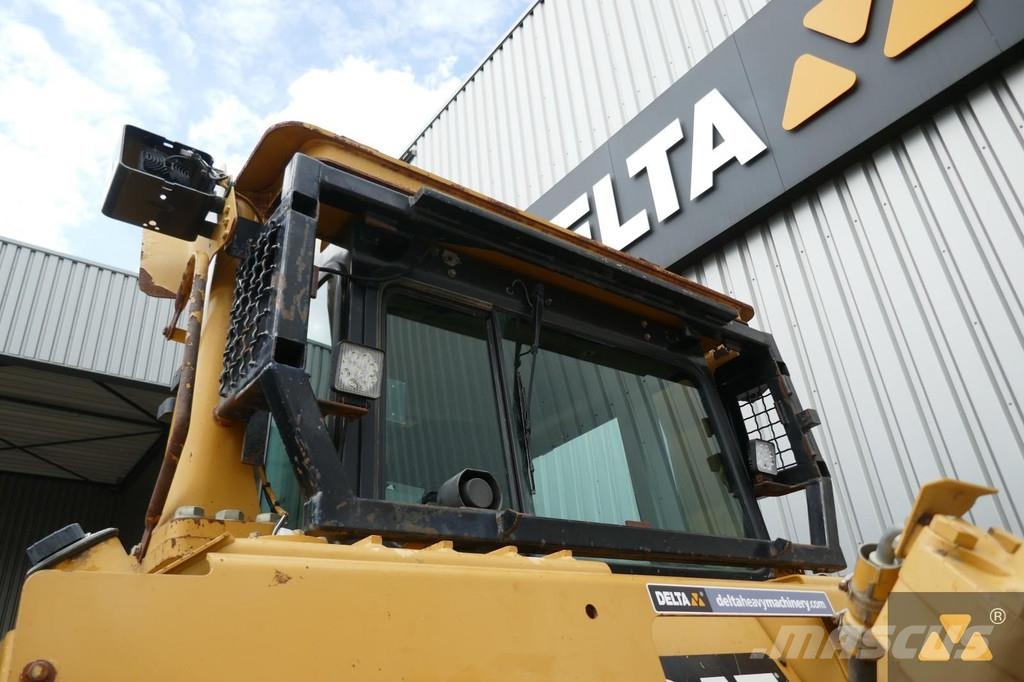CAT D8T 履帶推土機