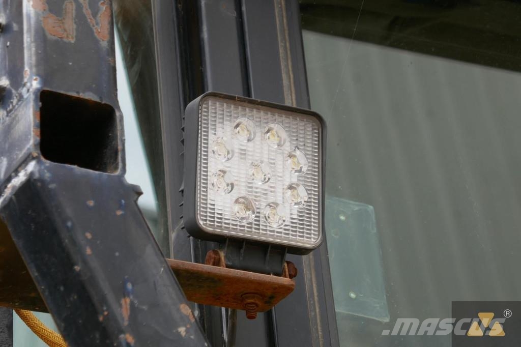 CAT D8T بلدوزرات مجنزرة