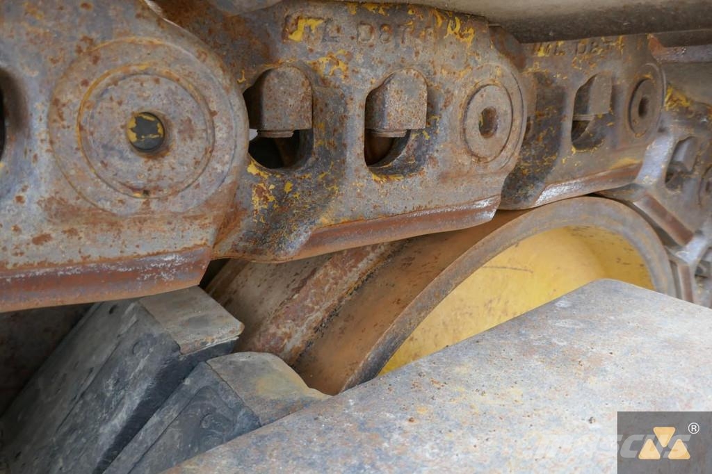 CAT D8T 履帶推土機