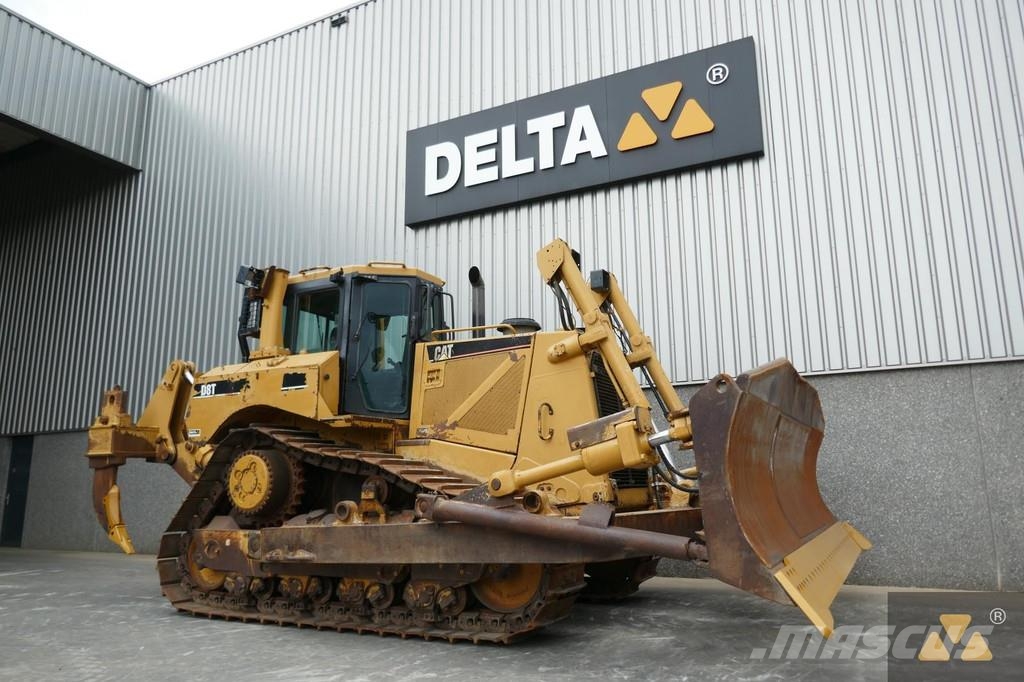 CAT D8T بلدوزرات مجنزرة