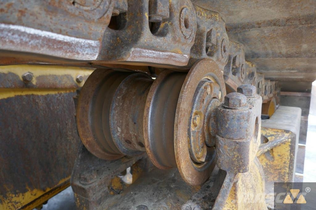 CAT D8T 履帶推土機